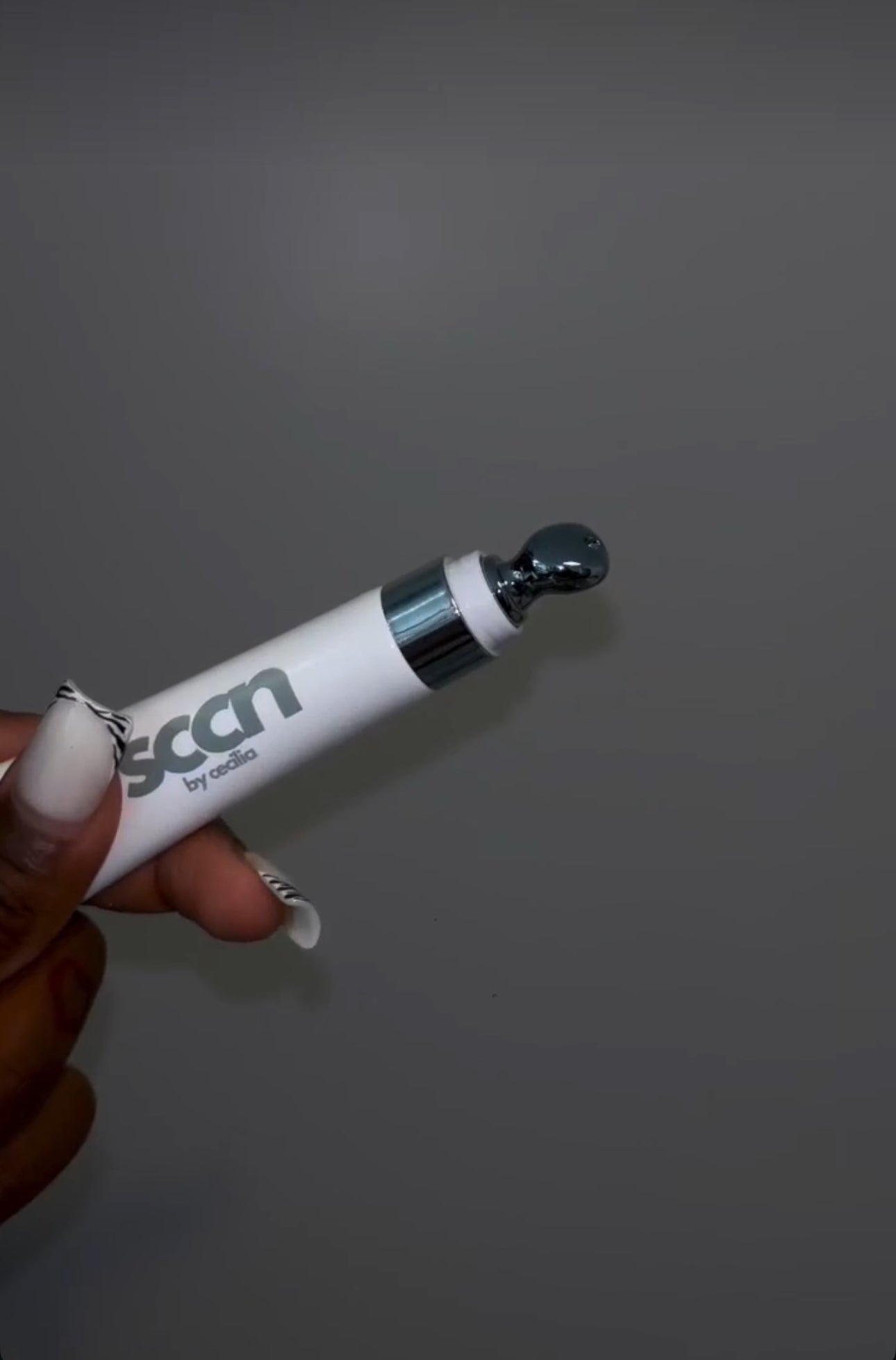 DEW KISS - Hydrating Gloss